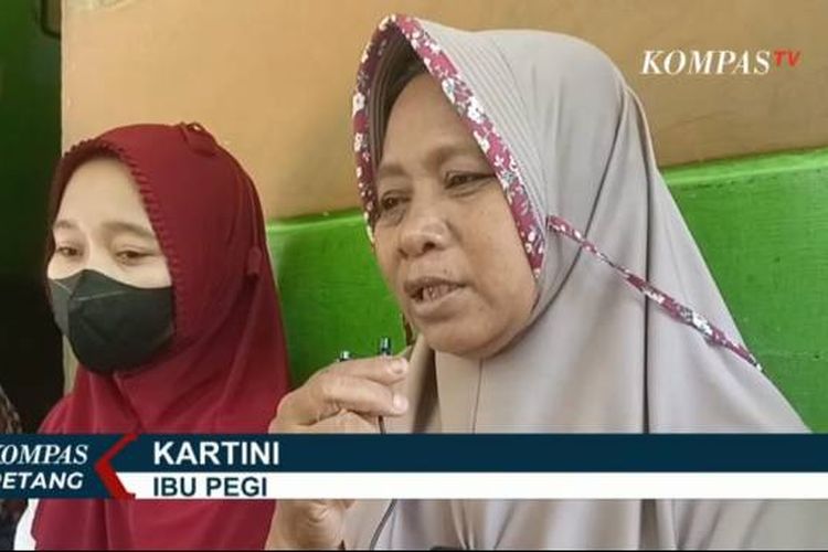 Ibu Pegi Setiawan, Kartini meminta bantuan Presiden Joko Widodo (Jokowi) untuk membebaskan anaknya yang saat ini berstatus tersangka kasus pembunuhan Vina, Kamis (30/5/2024). 
