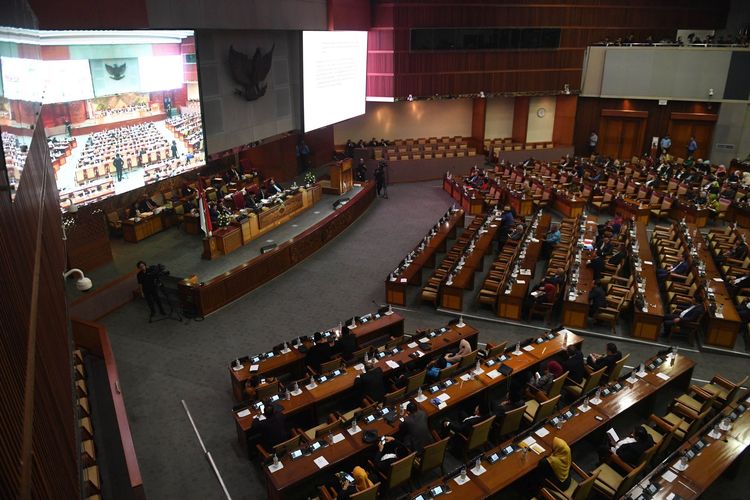 Suasana Sidang Paripurna terakhir DPR periode 2014-2019 di Kompleks Parlemen, Senayan, Jakarta, Senin (30/9/2019). Sidang Paripurna itu beragenda mendengarkan pidato pimpinan DPR tentang penutupan masa persidangan dan penutupan masa bakti keanggotaan DPR periode 2014-2019. ANTARA FOTO/Akbar Nugroho Gumay/aww.