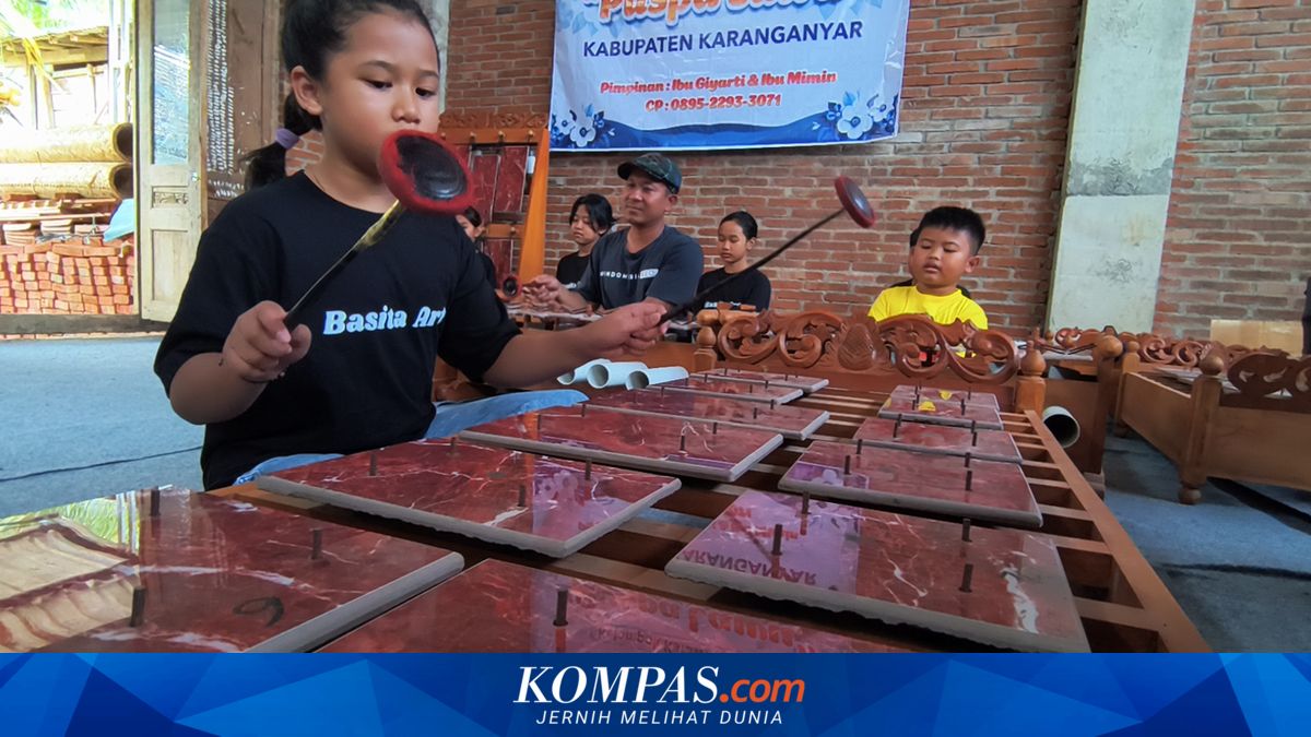 Warga Karanganyar Kenalkan Gamelan Keramik dan Karawitan sampai Luar Negeri