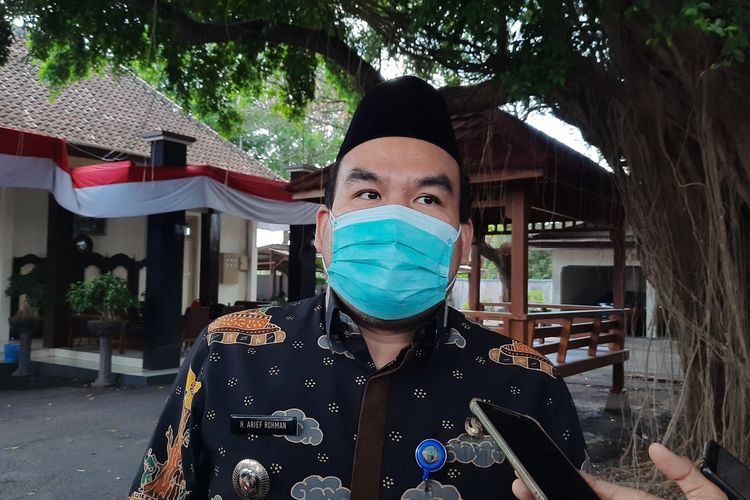Bupati Blora, Arief Rohman memberikan keterangan kepada awak media di Rumah Dinasnya, Kamis (5/8/2021)
