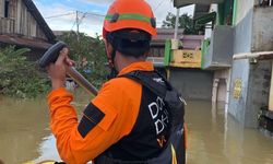 Kalbar Dilanda Banjir, Dompet Dhuafa Bantu Evakuasi Warga dan Salurkan Bantuan Logistik