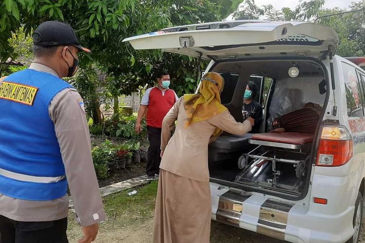 Puluhan warga Desa Sukowiyono Kabuaten Ngawi mengalami mual, muntah dan diare setelah menyantap hidangan nasi kotak yang dibagikan salah satu warga yang mempunyai hajat 30 hari kelahiran bayi.