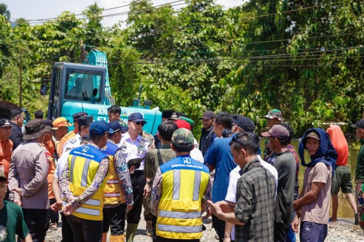 Jalan Trans Sulawesi yang Sebulan Putus Imbas Banjir Akhirnya Ditangani, Pakai Dana Pribadi Gubernur