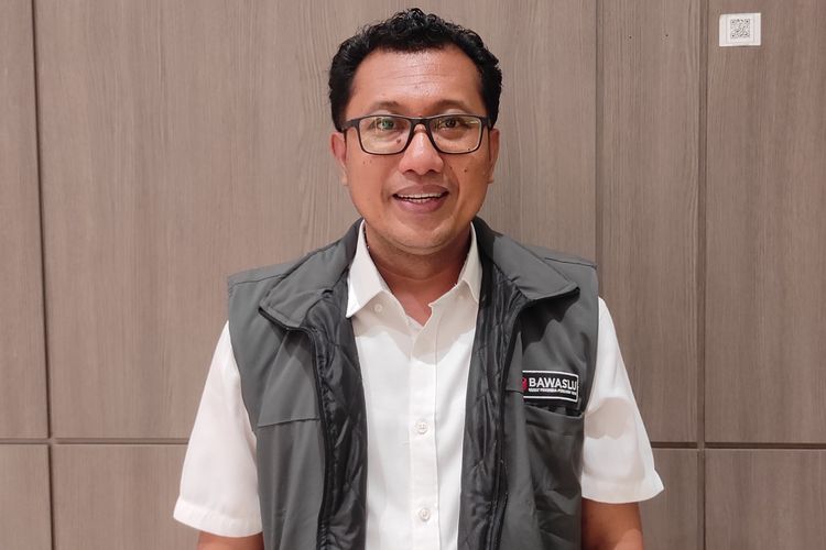 Koordinator Divisi Penanganan Pelanggaran Bawaslu DKI Benny Sabdo saat ditemui di kawasan Kebayoran Lama, Jakarta Selatan, Selasa (13/2/2024).
