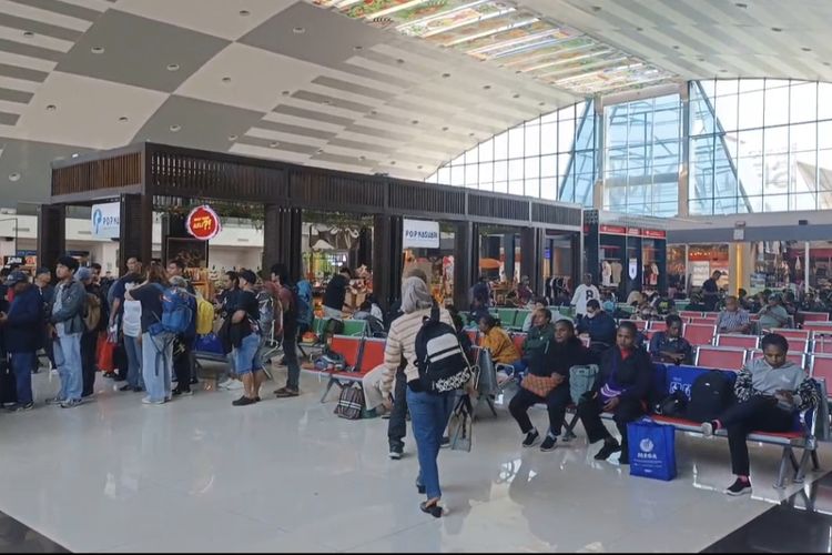 16 Penerbangan dari Bandara Sentani ke Wamena dan Dekai Ditunda akibat Kabut Asap
