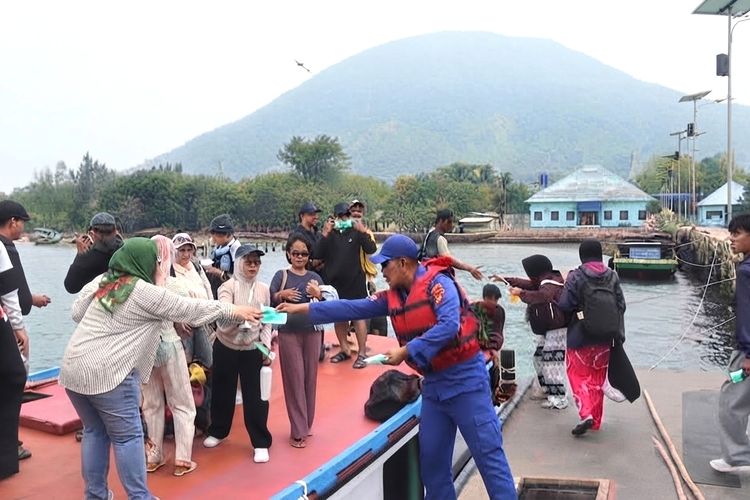 Status Anak Krakatau Turun, Warga Pulau Sebesi Berharap Wisatawan Kembali Ramai