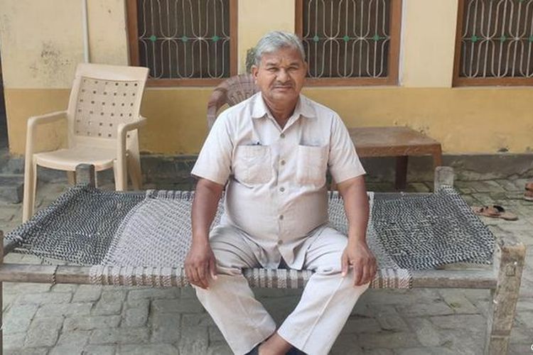 Lal Bihari, mantan the living dead di India mendedikasikan sebagian besar waktunya untuk membantu the living dead lainnya melalui organisasinya, Mritak Sangh.