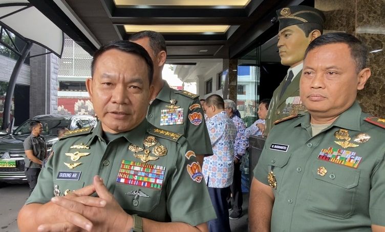 Saat DPR Tegur 2 Panglima TNI Akibat KSAD Jenderal Dudung Absen Rapat...