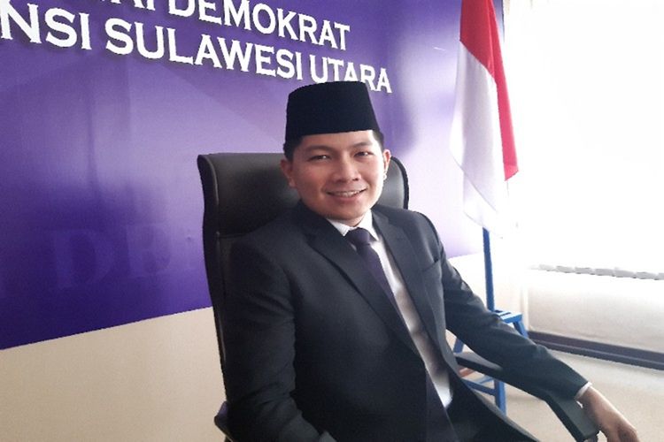 Anggota DPRD Sulut Kristo Ivan Ferno Lumentut saat diwawancarai di ruang Fraksi Demokrat di DPRD Sulut, Senin (9/9/2019)