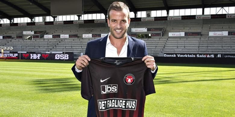 Gelandang asal Belanda, Rafael van der Vaart, diperkenalkan sebagai pemain baru FC Midtjylland di MCH Arena, Herning, Denmark, pada Rabu (10/8/2016).