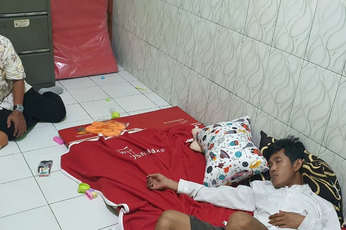 Yusuf dan Zaf yang viral hidup di kolong jembatan Sidoarjo telah dievakuasi dan dikembalikan ke daerah asal, Mojokerto, Jumat (30/5/2025).