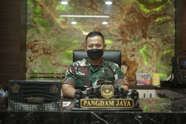 Pangdam Jaya Mayjen Untung Budiharto