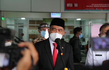 Menko PMK Muhadjir Effendy saat meninjau fasilitas dan pelayanan Rumah Sakit Khusus Ibu dan Anak (RSKIA) Kota Bandung, Jawa Barat, Rabu (16/6/2021).