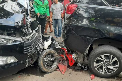 Kecelakaan Beruntun 4 Kendaraan dan 1 Gerobak Es Potong di Solo, Satu Korban Kritis