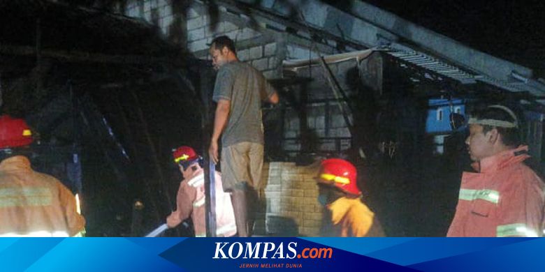 Pemilik Ketiduran Saat Memasak, Rumah dan Mobil di Gresik Ludes Terbakar - Vimarsana News