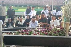 Ganjar Ziarah Ke Makam Kakek Cak Imin, KH Bisri Syansuri di Jombang 