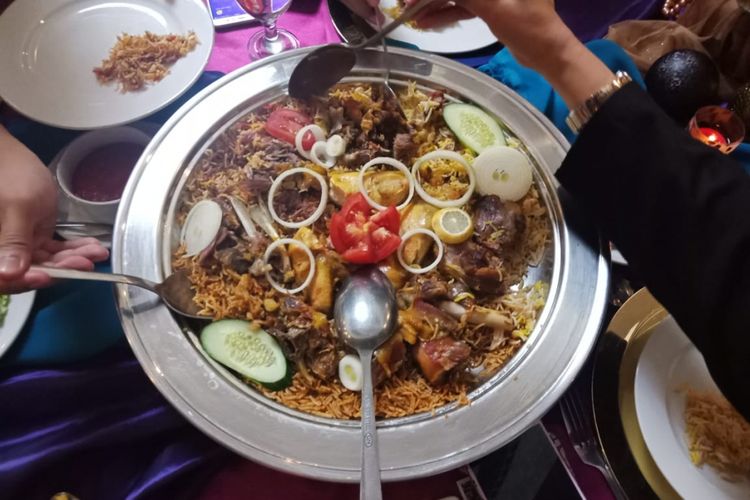 Ragam jenis hidangan nasi khas timur tengah di Resto Al Jazeera Polonia, Jakarta Timur, Jakarta, Kamis, (13/9/2018).