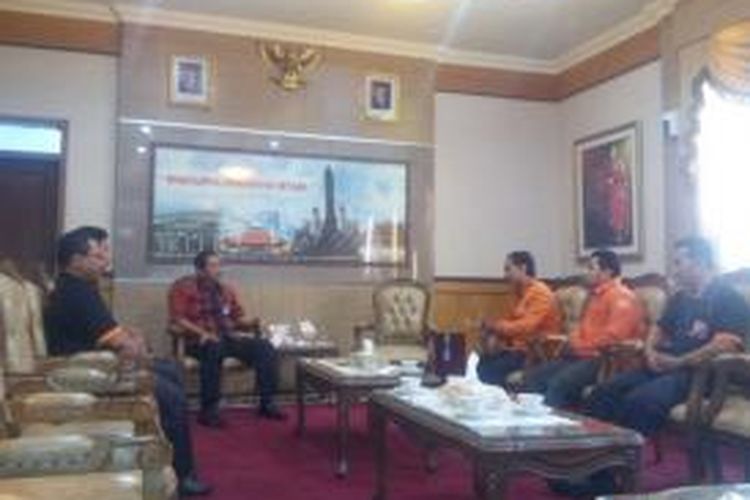 Walikota Semarang Hendrar Prihadi menerima kunjungan Pengurus GAFATAR Semarang di Balaikota  Jl. Pemuda no.148. Semarang, Selasa (10/2/2015).