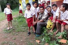 Mengenal Fadli, Guru SMP yang Dirikan 10 Sekolah Gratis di Kaki Gunung Argopuro