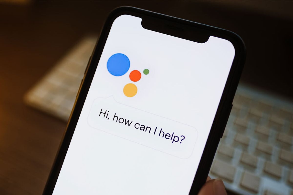 ilustrasi Google Assistant di iOS