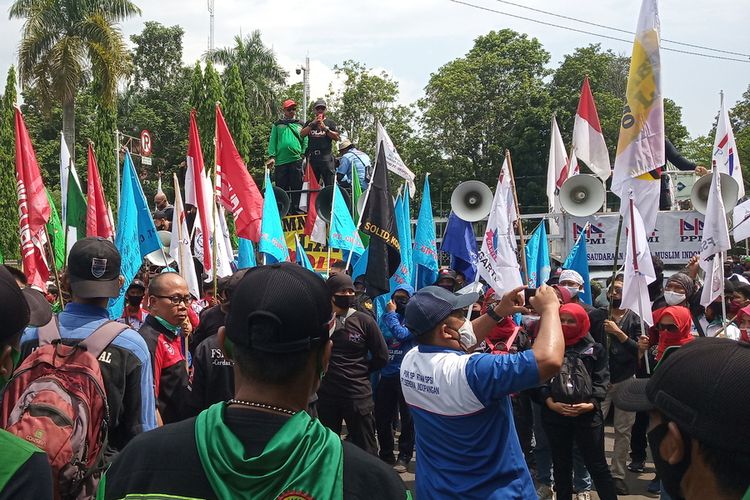 Gaji UMR Malang 2024 sudah sudah diputuskan Gubernur Jawa Timur.