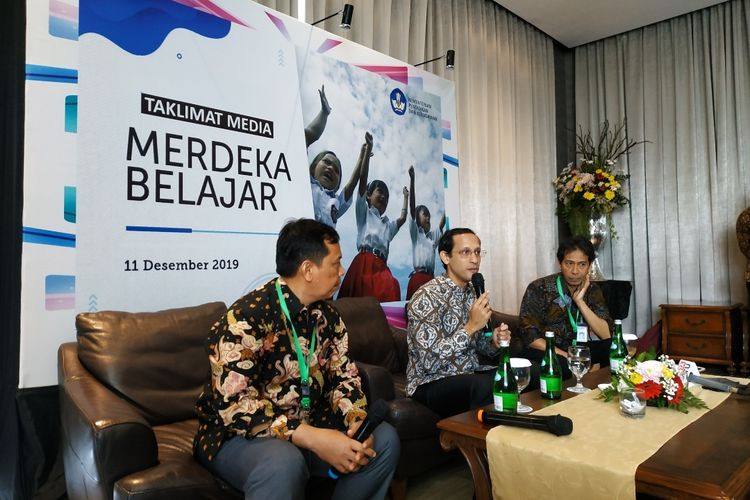 Mendikbud Nadiem Makarim menjelaskan program Merdeka Belajar di Hotel Bidakara, Pancoran, Jakarta Selatan, Rabu (11/12/2019). 
