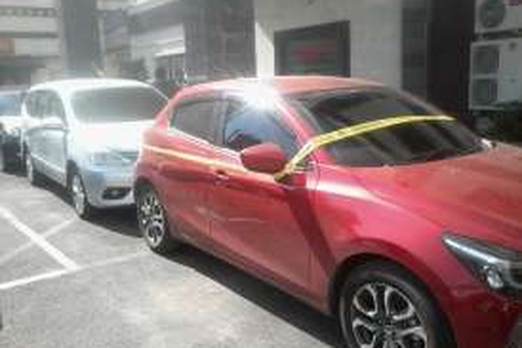 Mobil baru sitaan Satuan Reserse Kriminal Polrestabes Makassar dari sindikat pencuri mobil di dua shoroom di Kota Makassar.