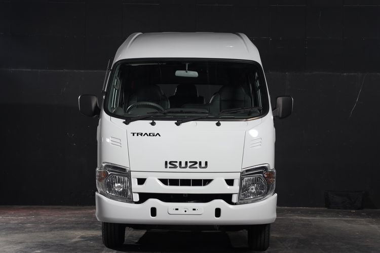 Bukan Sekadar Pikap, Isuzu Traga Kini Bisa Disulap Jadi Bus Penumpang