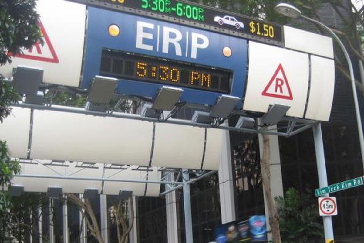 Foto ilustrasi penerapan Electronic Road Pricing (ERP) di Jalan Lim Teck Kim Singapura.