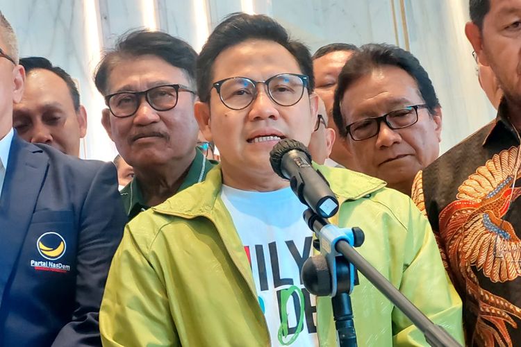 Ketua Umum Partai Kebangkitan Bangsa (PKB) Muhaimin Iskandar alias Cak Imin (jaket hijau) di Gedung Nasdem Tower, Gondangdia, Jakarta Pusat, Rabu (6/9/2023).