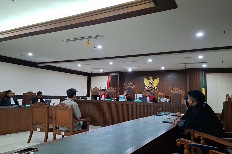Sidang Vonis Konten Timpa Teks Khariq Anhar Ditunda Lagi, Hakim Belum Selesai Musyawarah