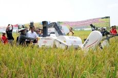 Heli Salah Baca Titik Koordinat, Mentan Nyasar ke Acara Ibu-ibu Berkebaya