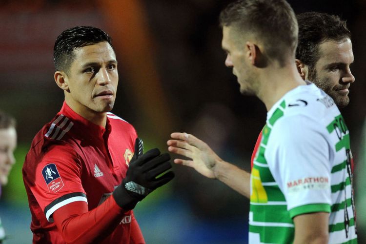 Alexis Sanchez melakoni debut bersama Manchester United pada babak keempat Piala FA melawan Yeovil Town, Jumat (26/1/2018).