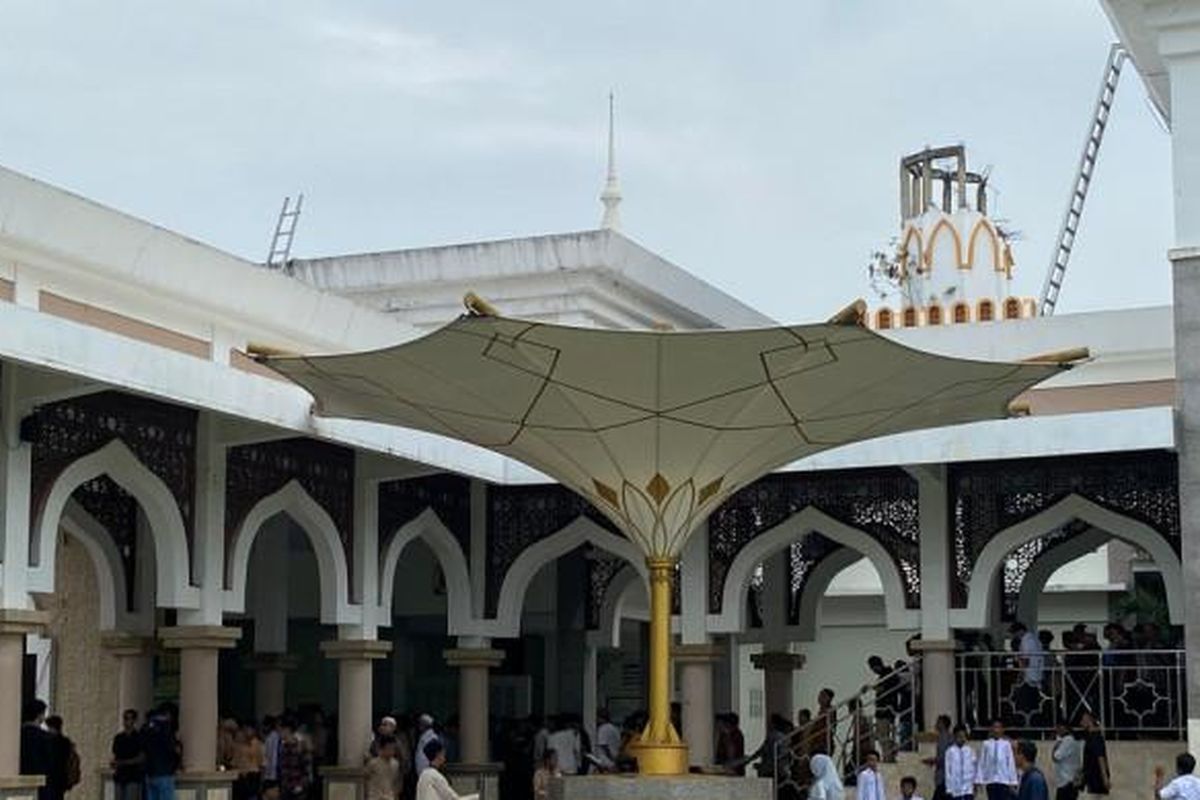 Kondisi Islamic Center Indramayu, Jawa Barat yang memprihatinkan.