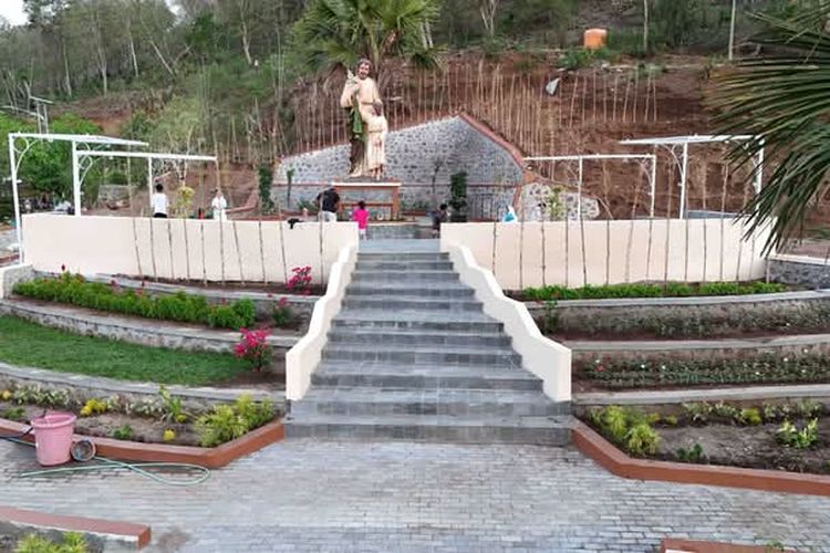 Taman Doa Devosi dan Patung Santu Yosef, spot ziarah katolik baru di Labuan Bajo.