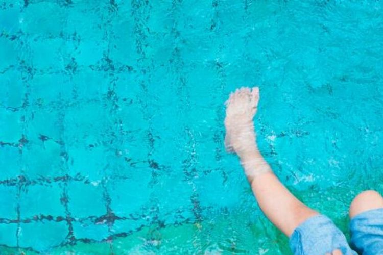 Kulit Gatal Usai Berenang? Ini Bedanya Iritasi dan Alergi Klorin
