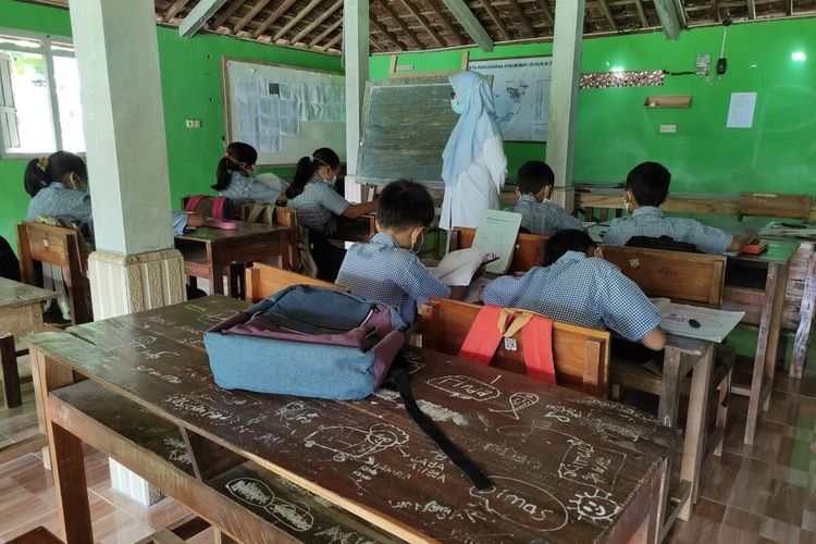 Siswa SDN Tepus 2 Belajar di Balai Padukuhan Blekonang 1, Tepus, Gunungkidul