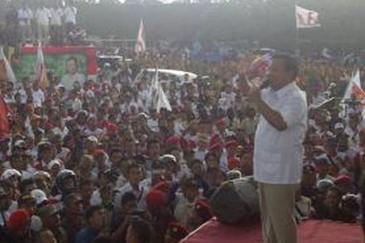 Prabowo saat berkampanye di depan simpatisan dan kader partai Gerindra