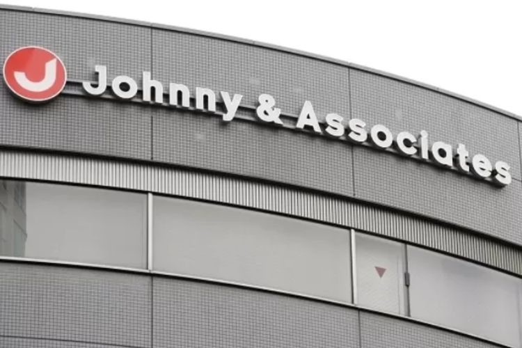 Johnny & Associates, agensi raksasa idol Jepang yang didirikan mendiang Johnny Kitagawa.