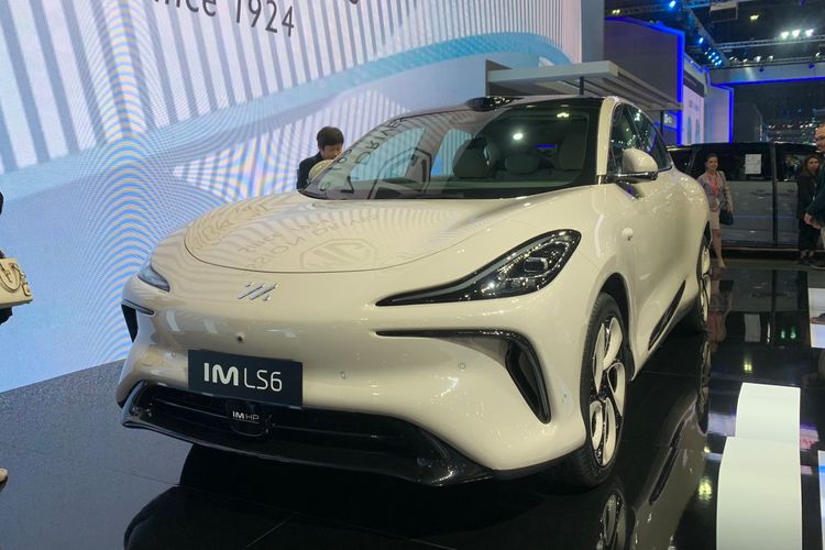 Bertempat di Thailand International Motor Expo 2023 ke-40 yang berlangsung di Impact Muang Thong Thani, Bangkok, SAIC Motor-CP dan MG Sales (Thailand) resmi meluncurkan dua mobil listrik terbaru, yaitu MG Cyberster dan IM LS6.