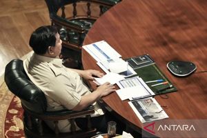 Prabowo Apresiasi Menterinya yang Berhasil Turunkan Kasus Kebakaran Hutan