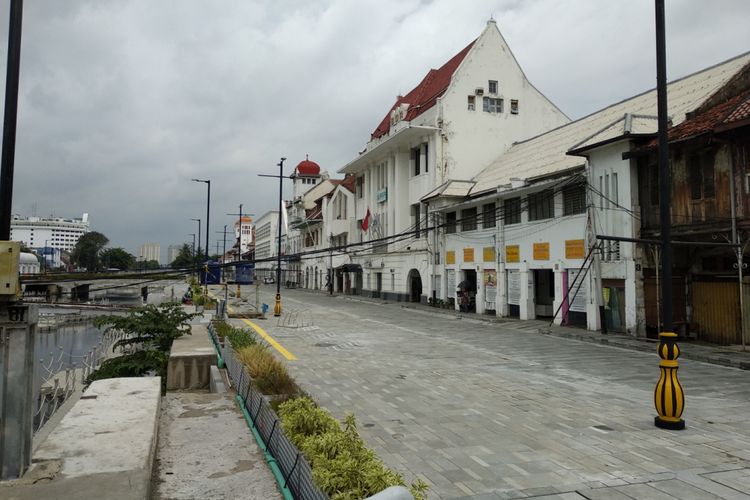 Kali Besar Kota Tua berubah menjadi lebih indah setelah program revitalisasi. Kondisi Kali Besar Senin (22/1/2018).