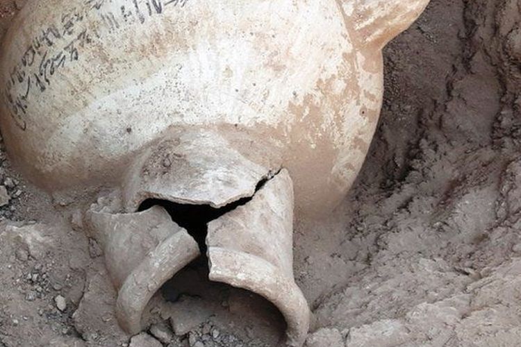 Se encontraron objetos en el sitio de excavación.