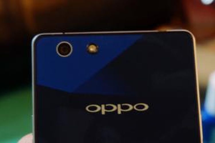 Kamera utama Oppo R1X dibekali ketajaman 13 megapiksel