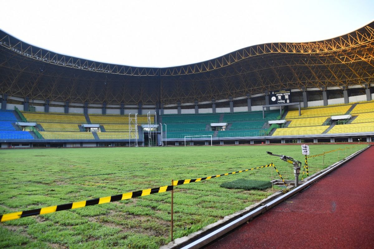 Stadion Patriot Candrabhaga yang tengah diperbaiki untuk persiapan Asian Games 2018.