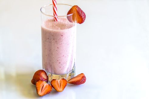 Resep Stroberi Yoghurt Smoothies, Minuman Sehat dan Segar