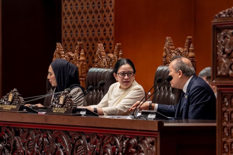 Pimpin Rapat Paripurna DPR, Puan Tuntaskan 4 Agenda Strategis