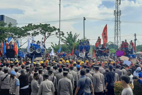 Ribuan Buruh Kembali Demo di Depan Kantor Gubernur Banten, Tuntut Revisi UMK 2022