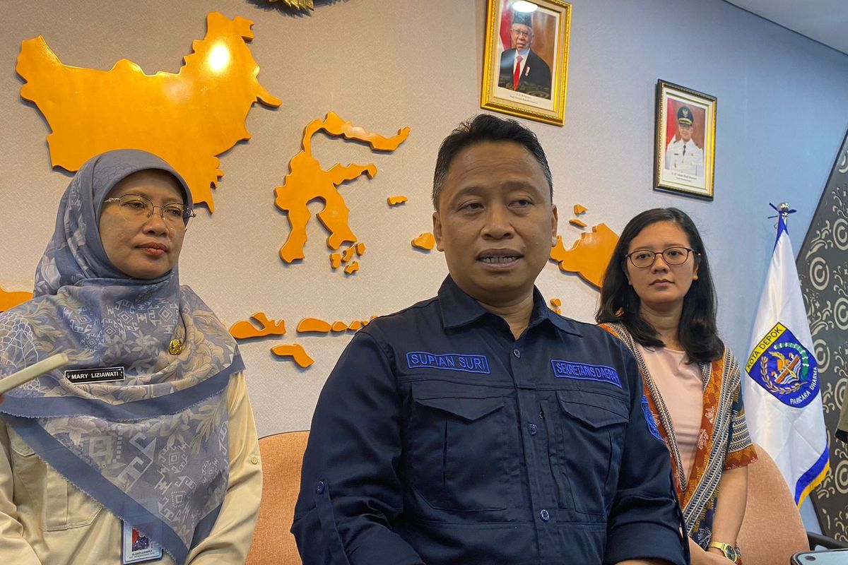 Sekretaris Daerah (Sekda) Kota Depok, Supian Suri di Balai Kota Depok, Selasa (13/2/2024).