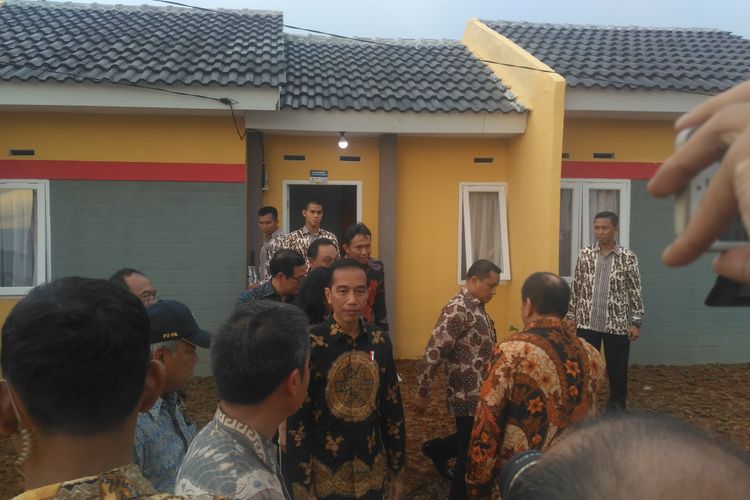 Presiden Joko Widodo meresmikan Perumahan Villa Kencana di Cikarang, Bekasi, Jawa Barat, Kamis (5/4/2017).